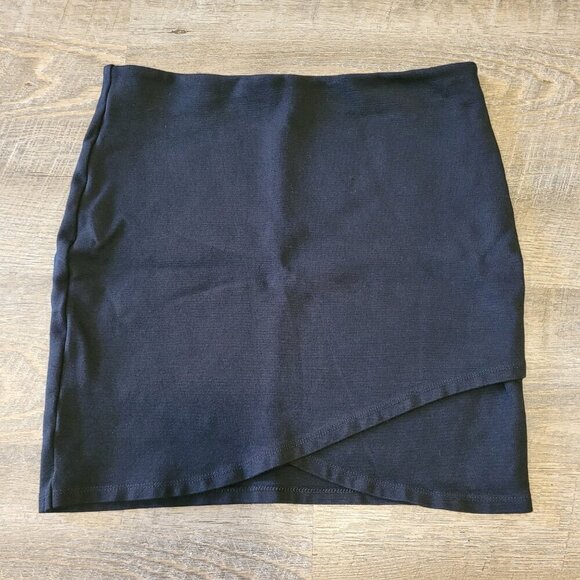 SUNDAY BEST | Aritzia Primrose Wrap Mini Skirt | Sz. S - Picture 6 of 9